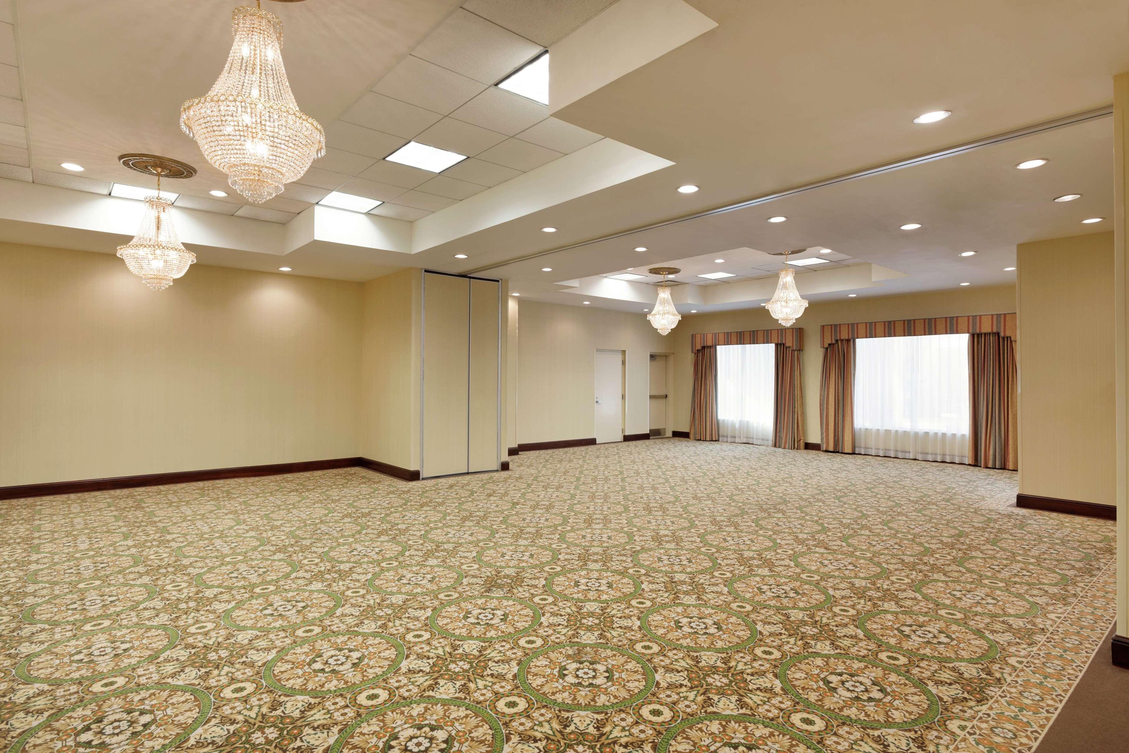 Hilton Garden Inn Fairfax Exterior photo