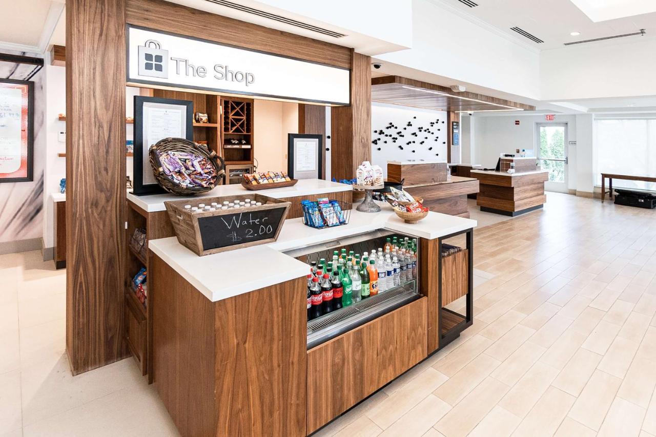 Hilton Garden Inn Fairfax Exterior photo